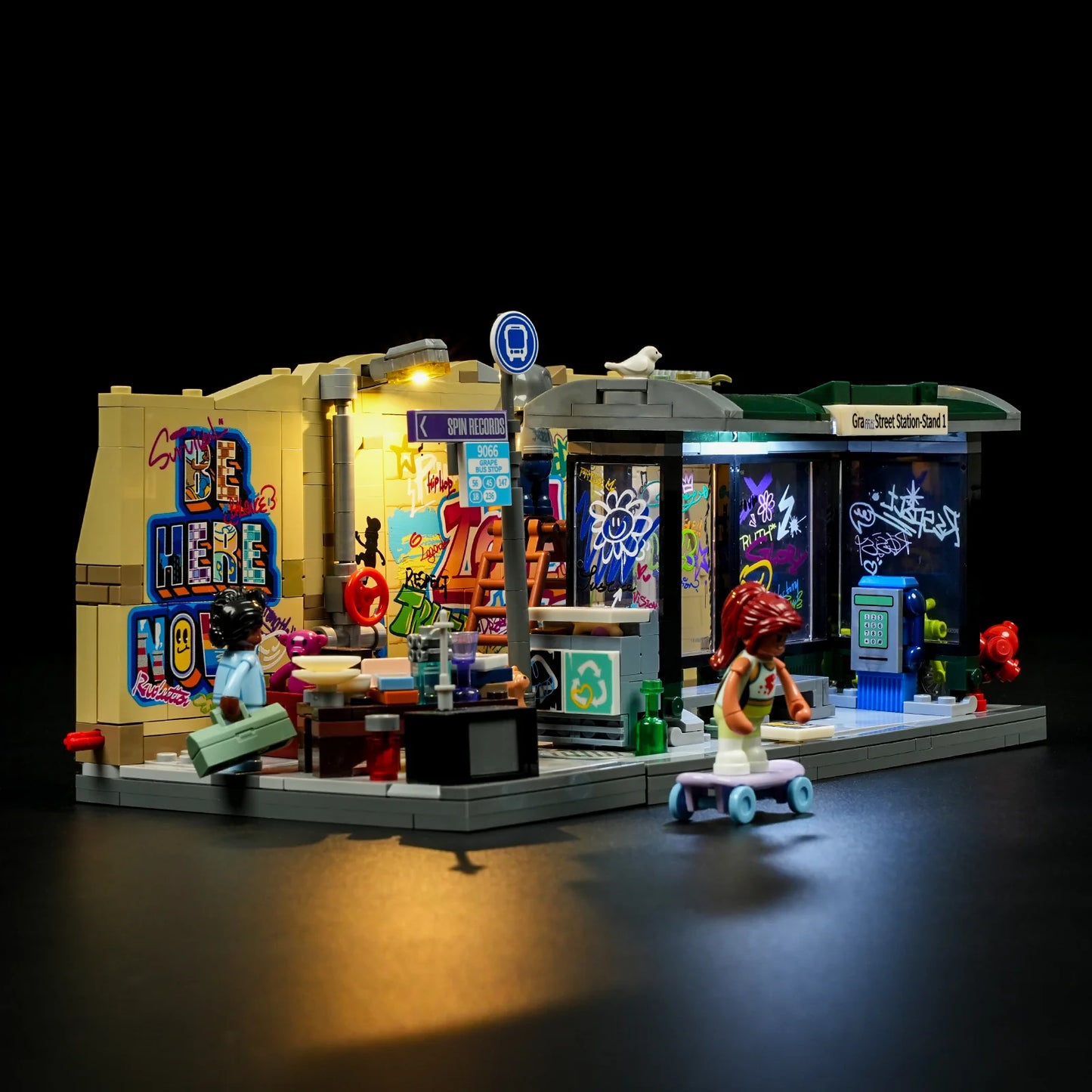 Lumibricks 19004 / F9066 - Graffiti Bus Stop - Graffiti-Bushaltestelle