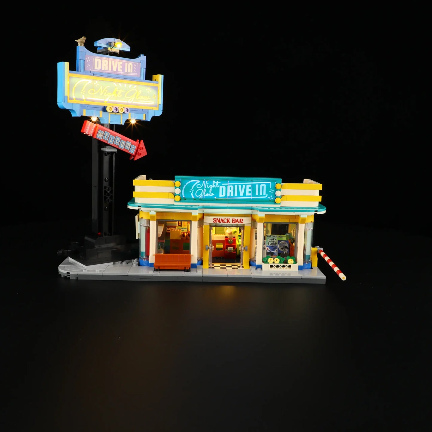 Lumibricks 18004 / L9081 - Night Glow Drive-in - Night Glow Drive-in