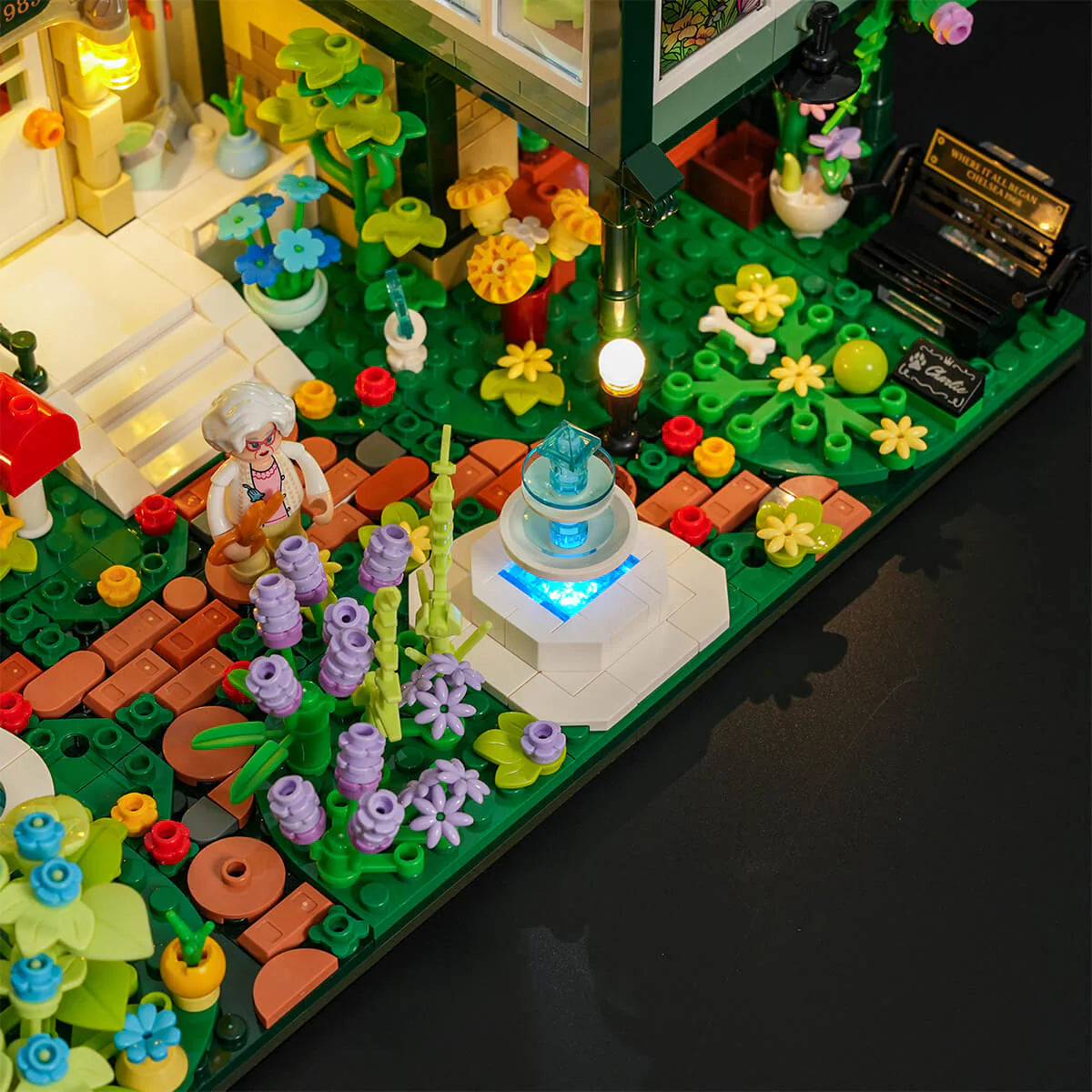 Lumibricks 10013 - Garden Cottage