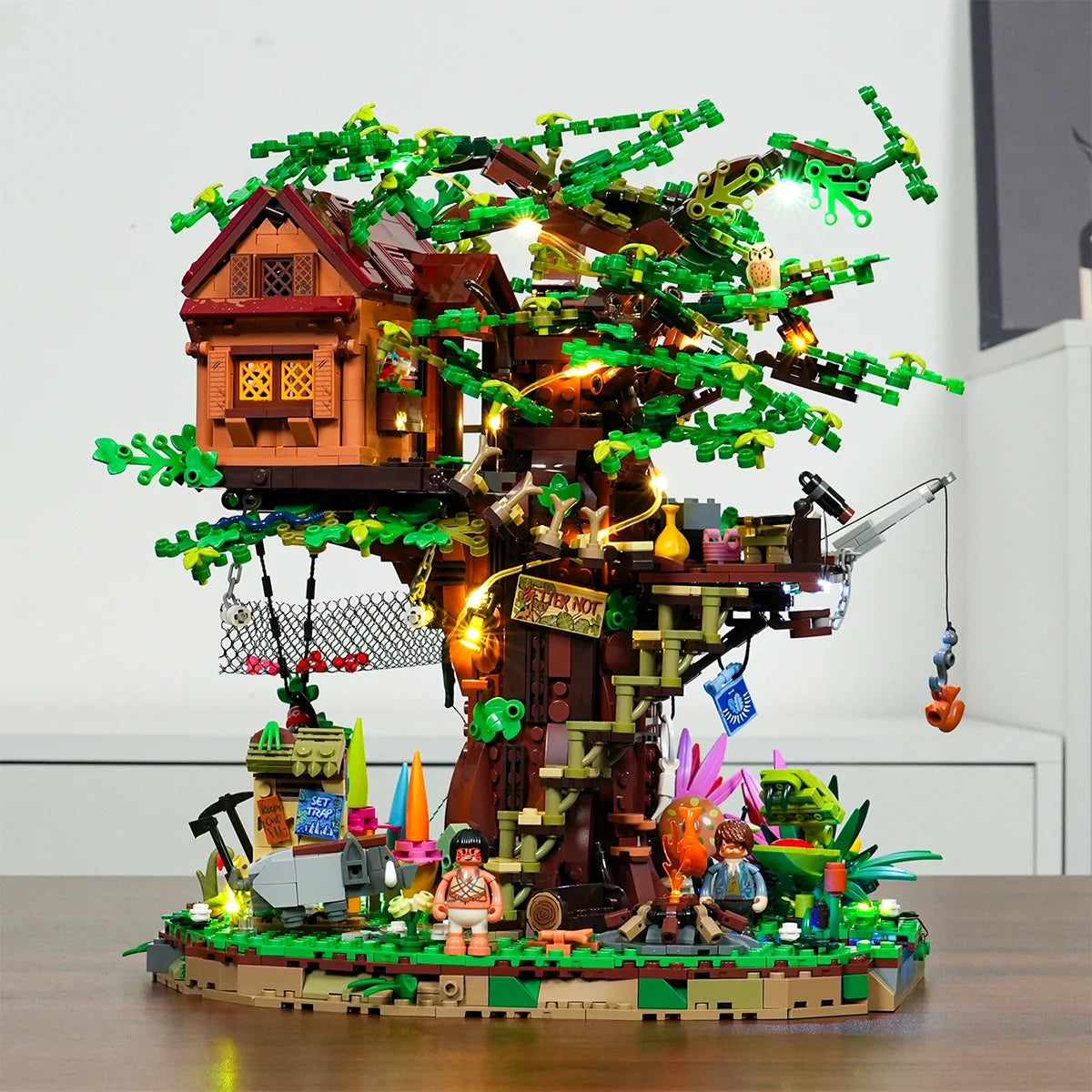 Lumibricks 10016 - Explorer Treehouse