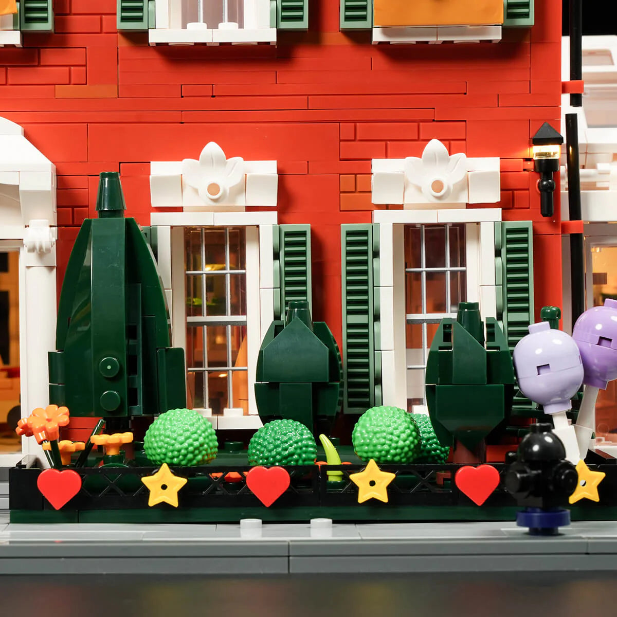 Lumibricks 15009 - Redbrick Row House - Reihenhaus aus rotem Backstein