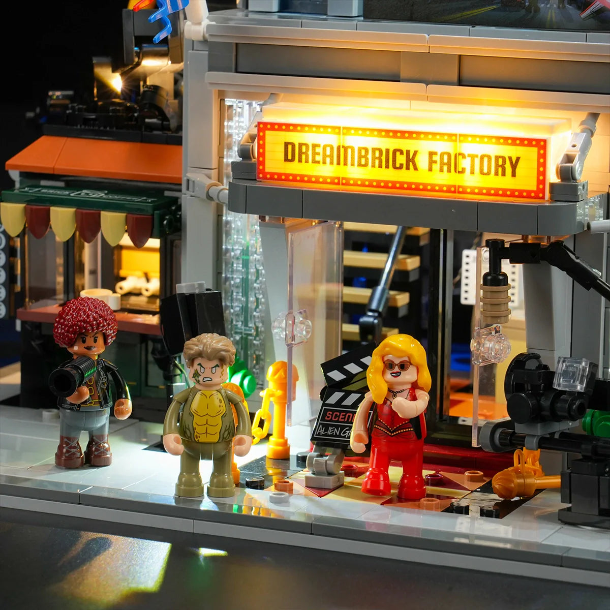 Lumibricks 19015 - Film Studio Tower