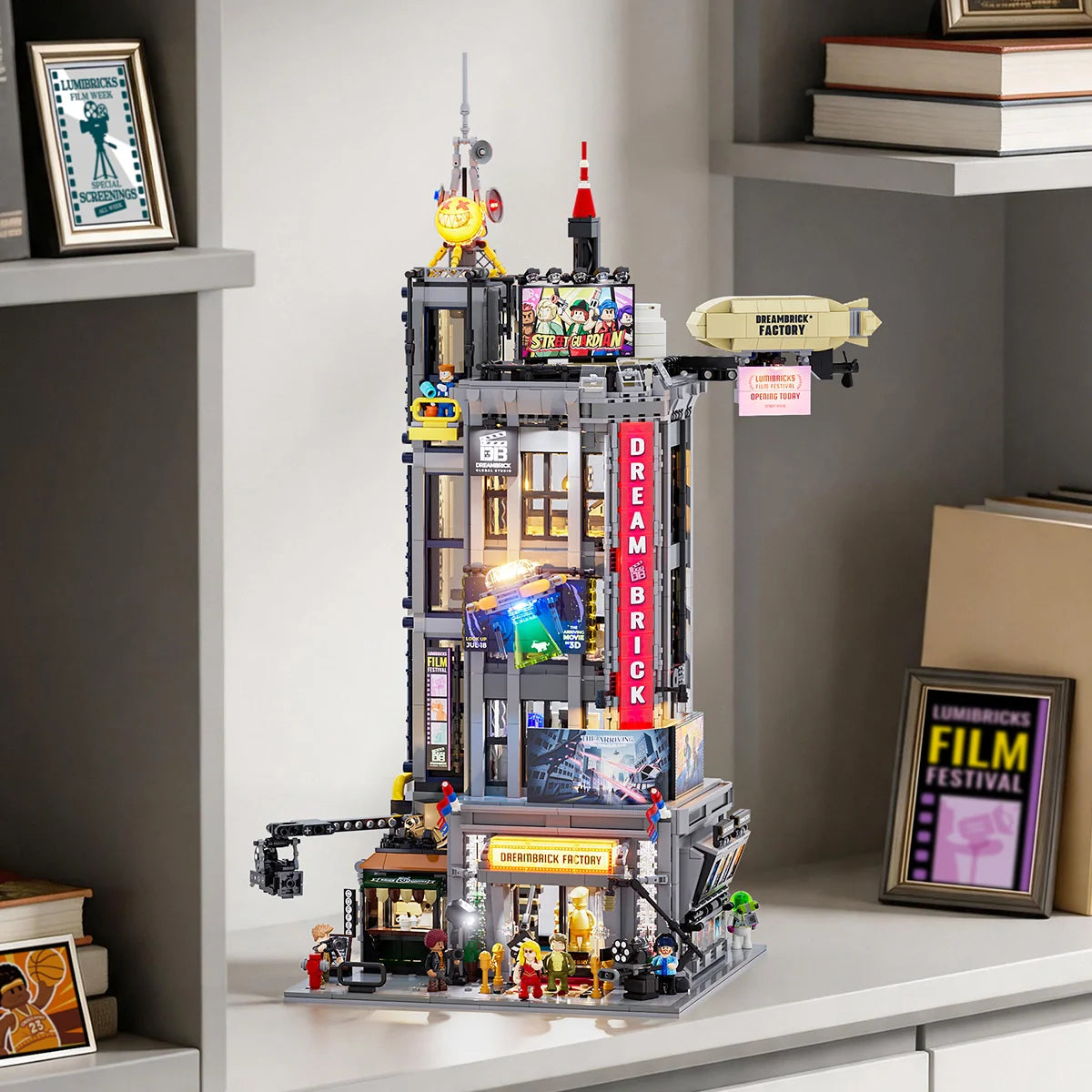 Lumibricks 19015 - Film Studio Tower