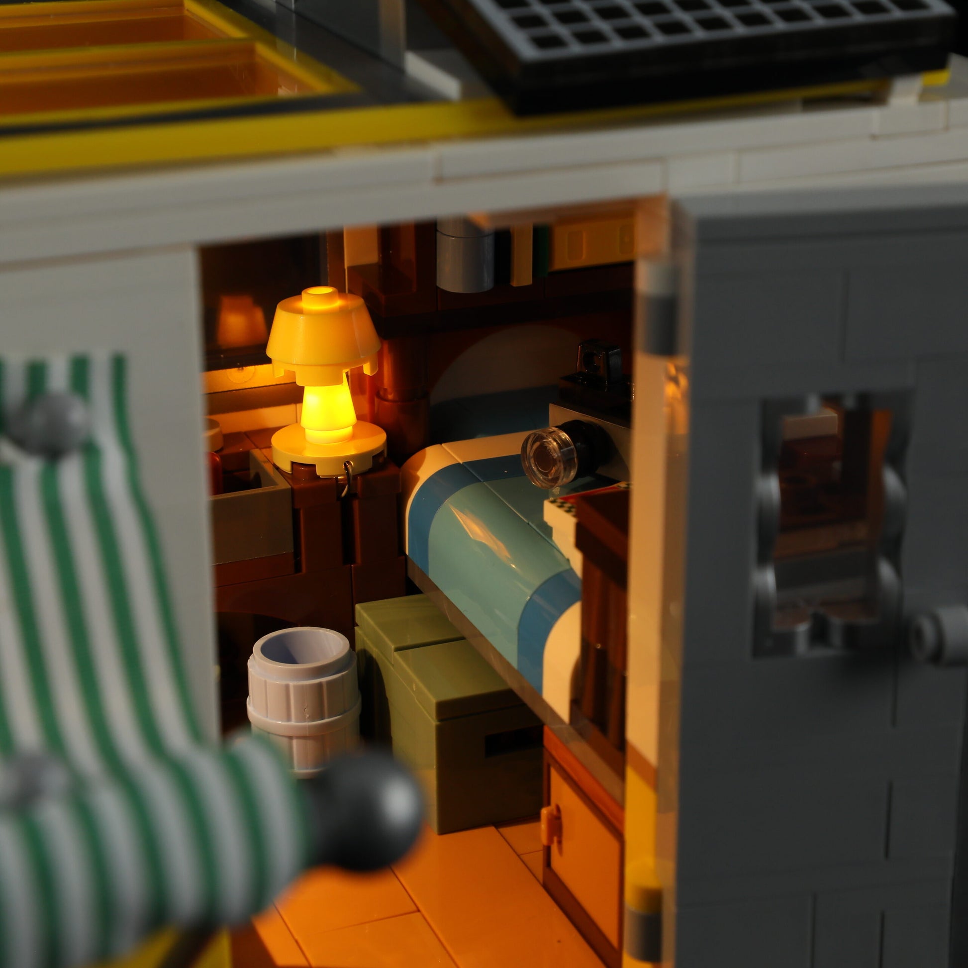 Lumibricks Funwhole F9032 - Travel Trailer - Wohnwagen