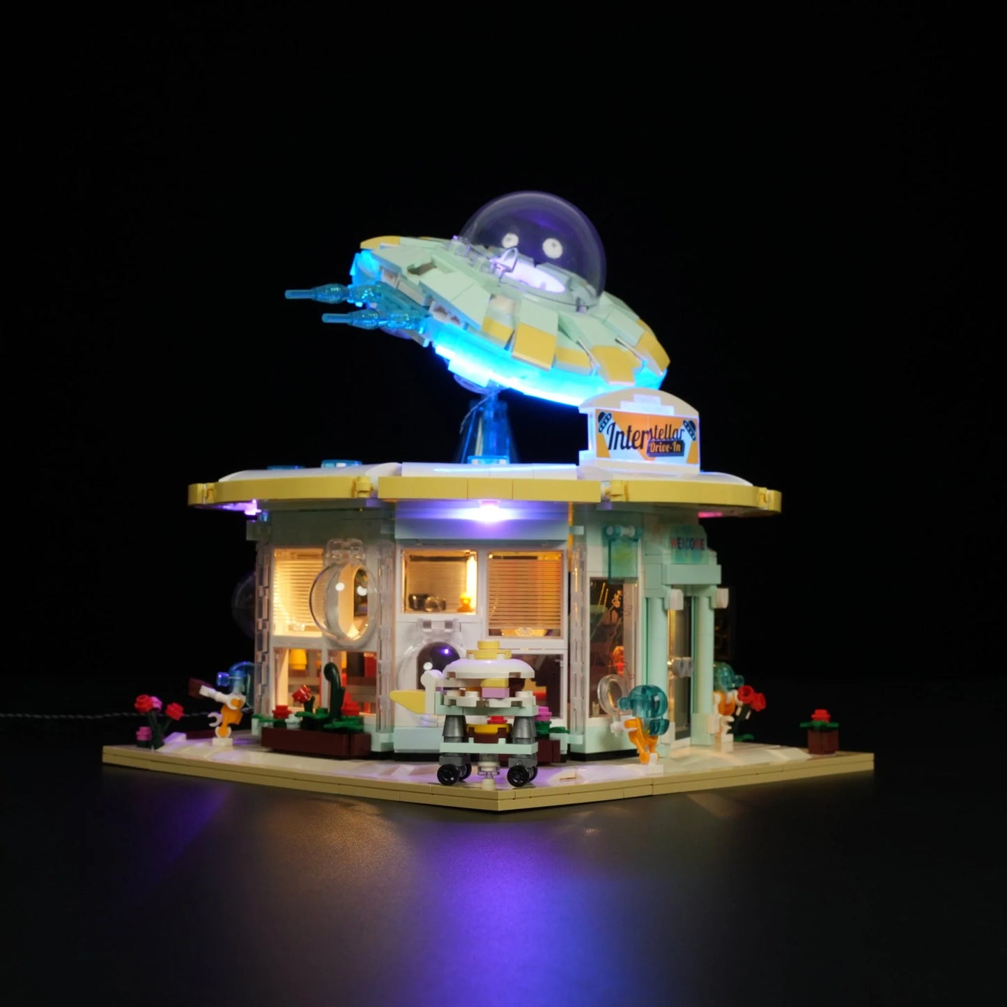 Lumibricks L9104 - Interstellar Drive-In - Interstellares Drive-In