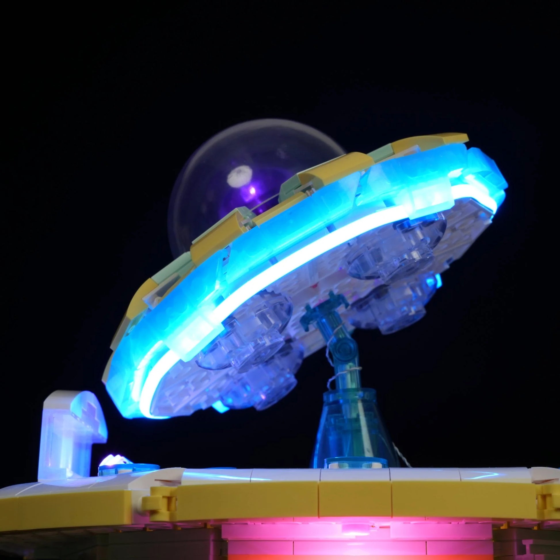 Lumibricks L9104 - Interstellar Drive-In - Interstellares Drive-In