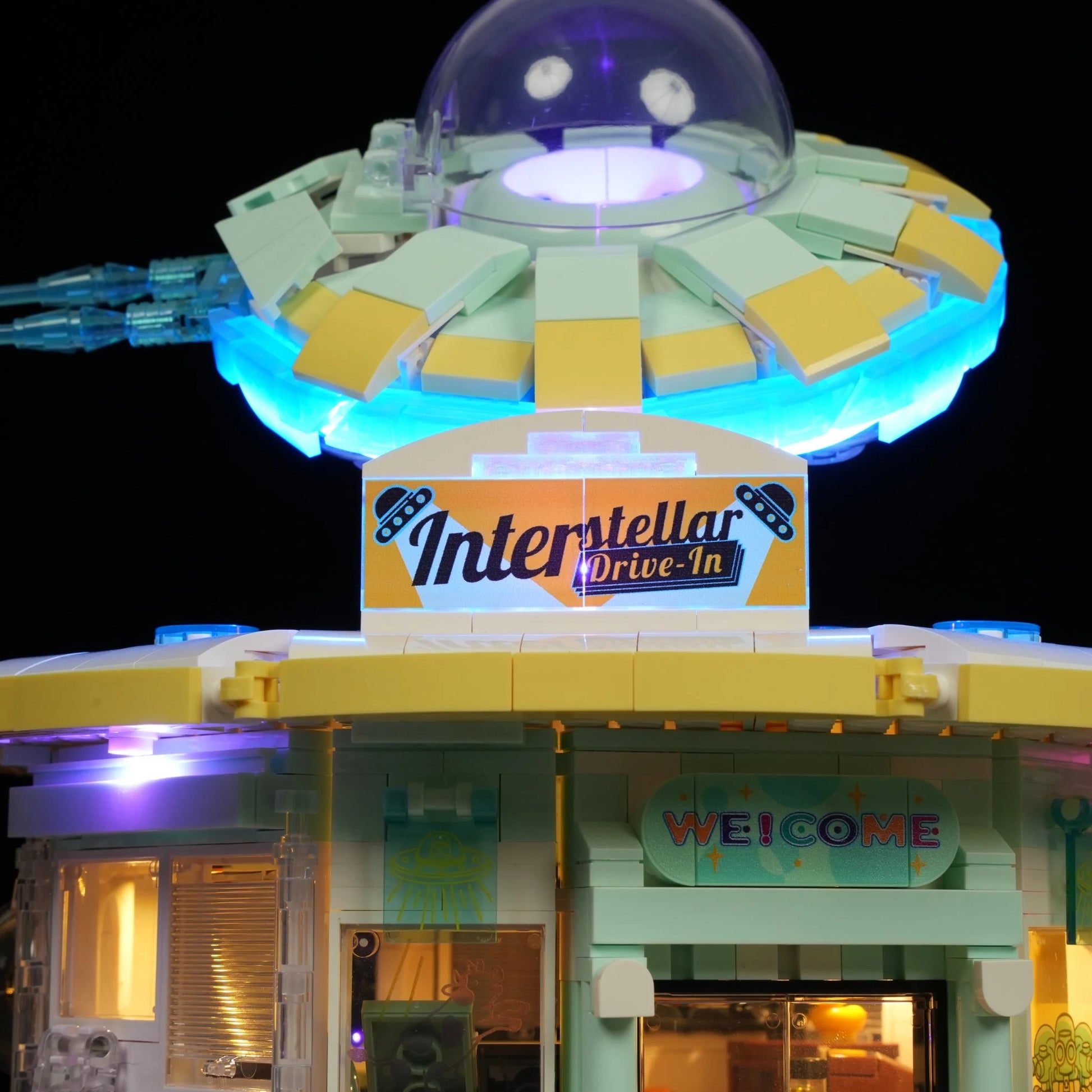 Lumibricks L9104 - Interstellar Drive-In - Interstellares Drive-In